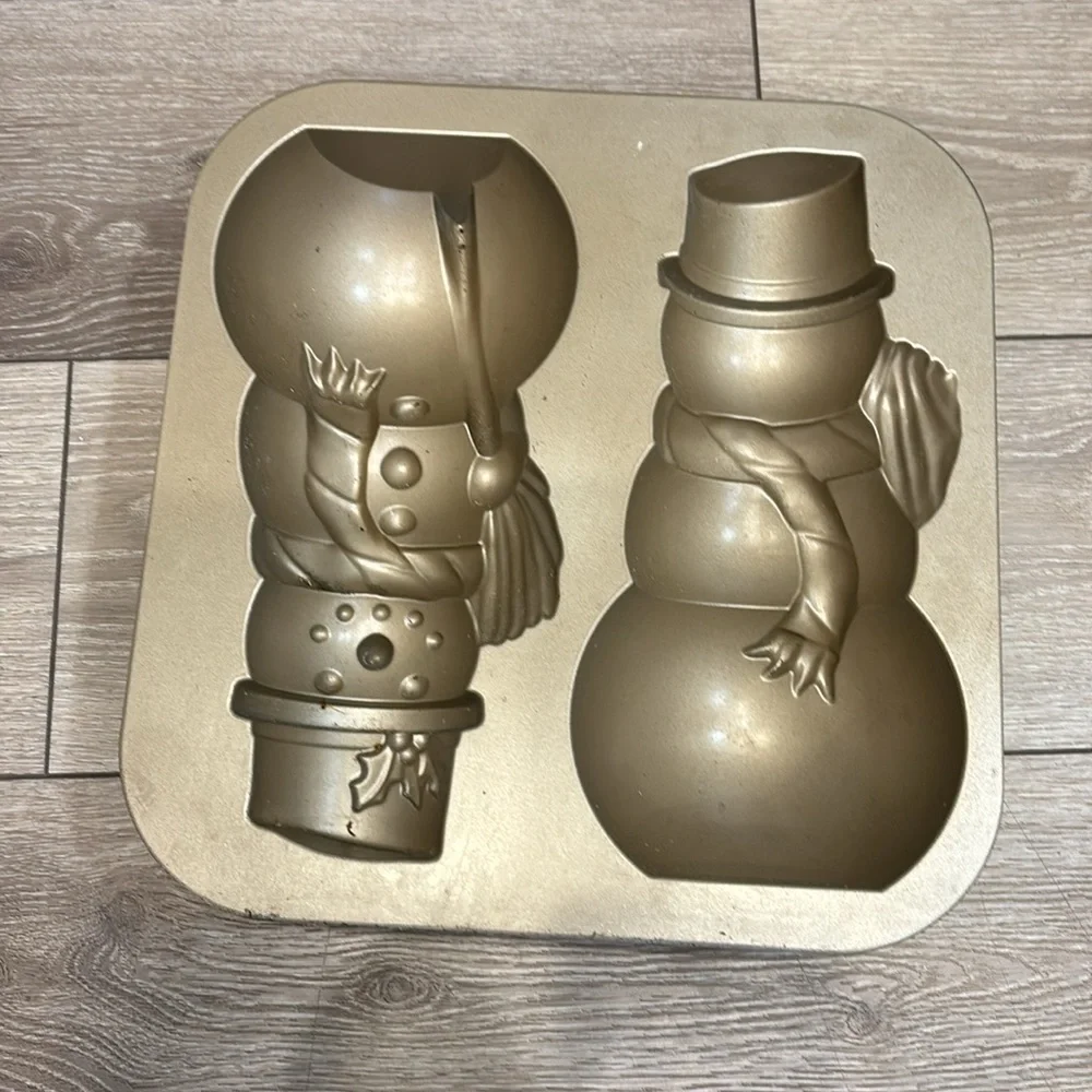 Nordic Ware Snowman pan